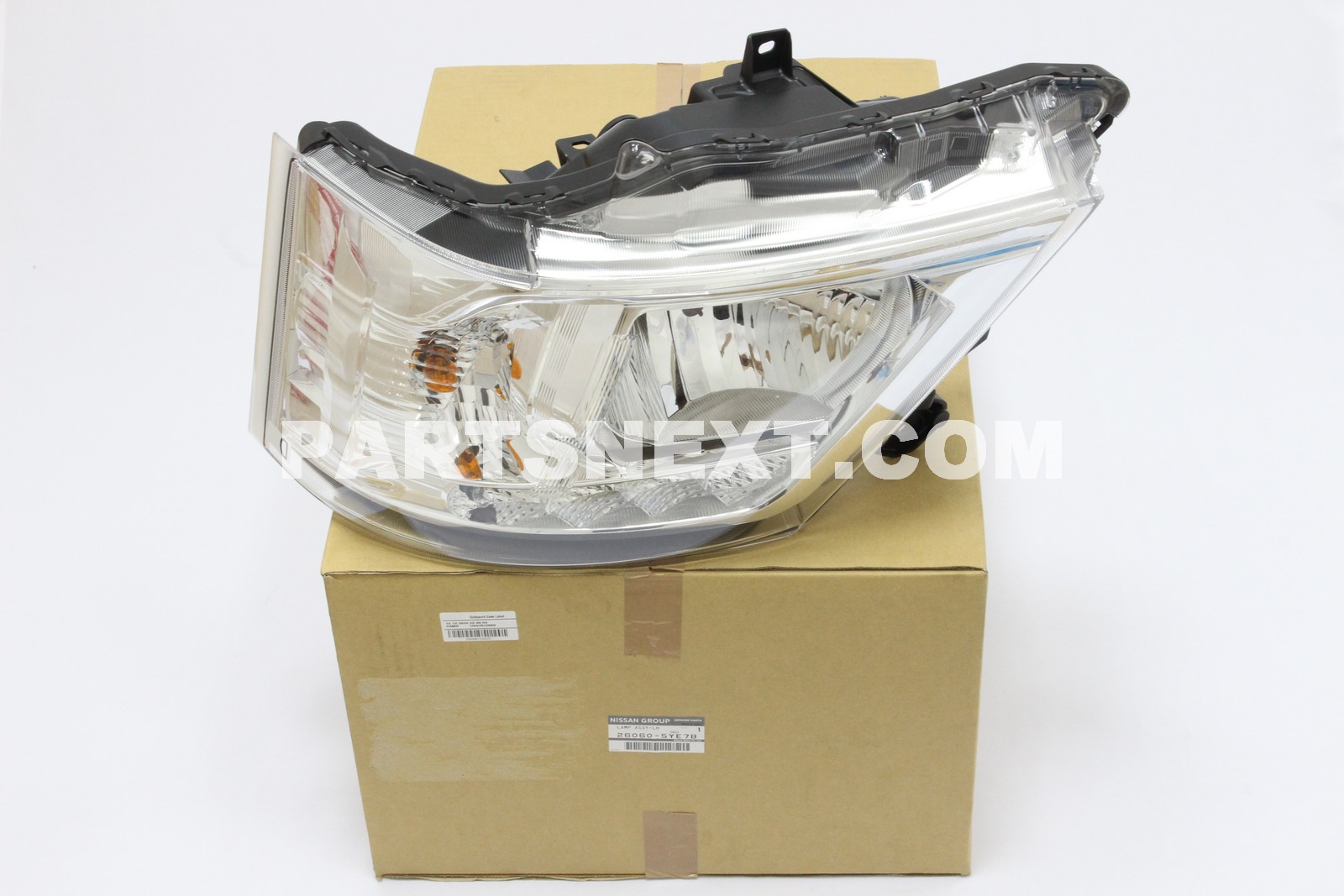 26060-5YE7B LAMP ASSY LH