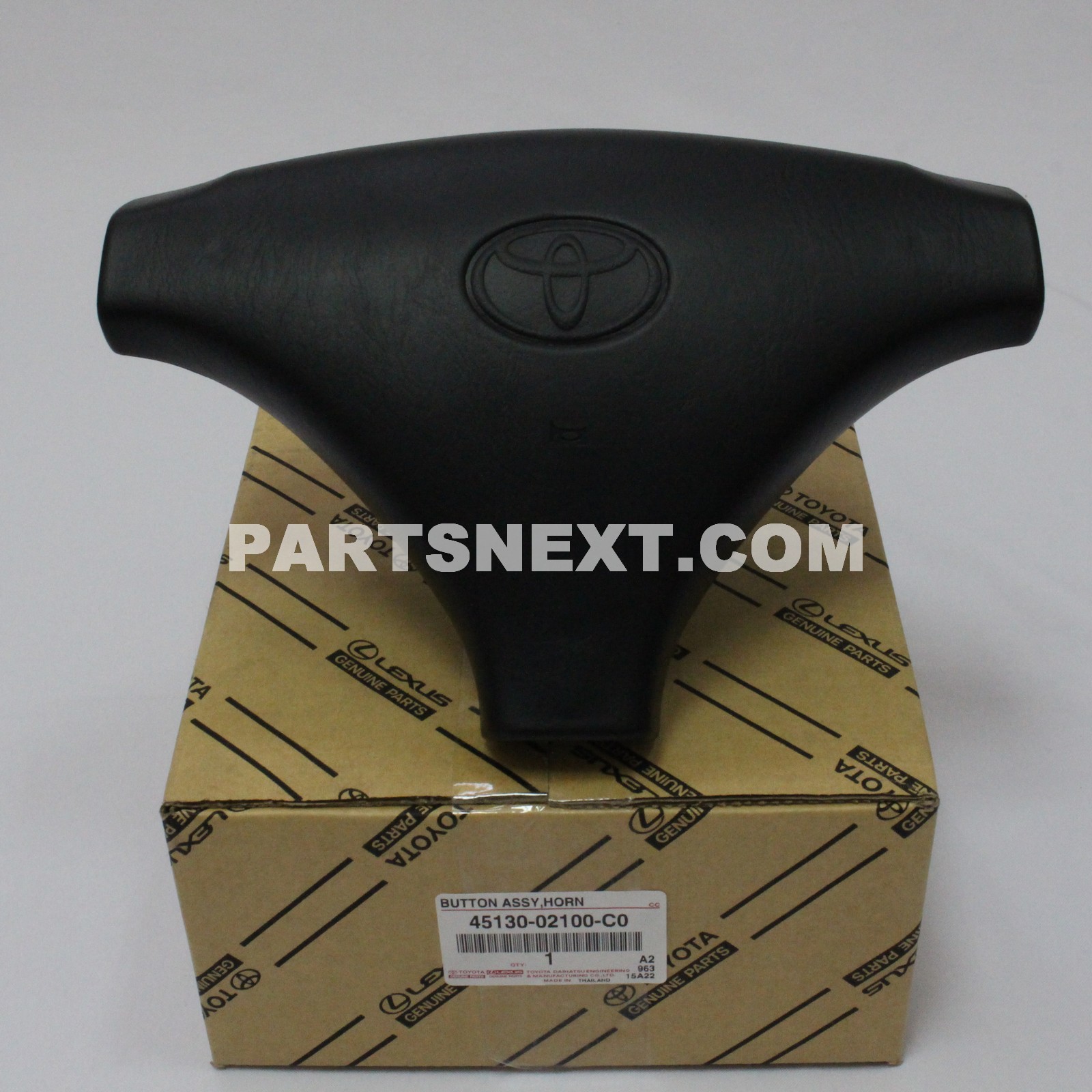 Toyota :: 45130-02100-C0 BUTTON ASSY, HORN