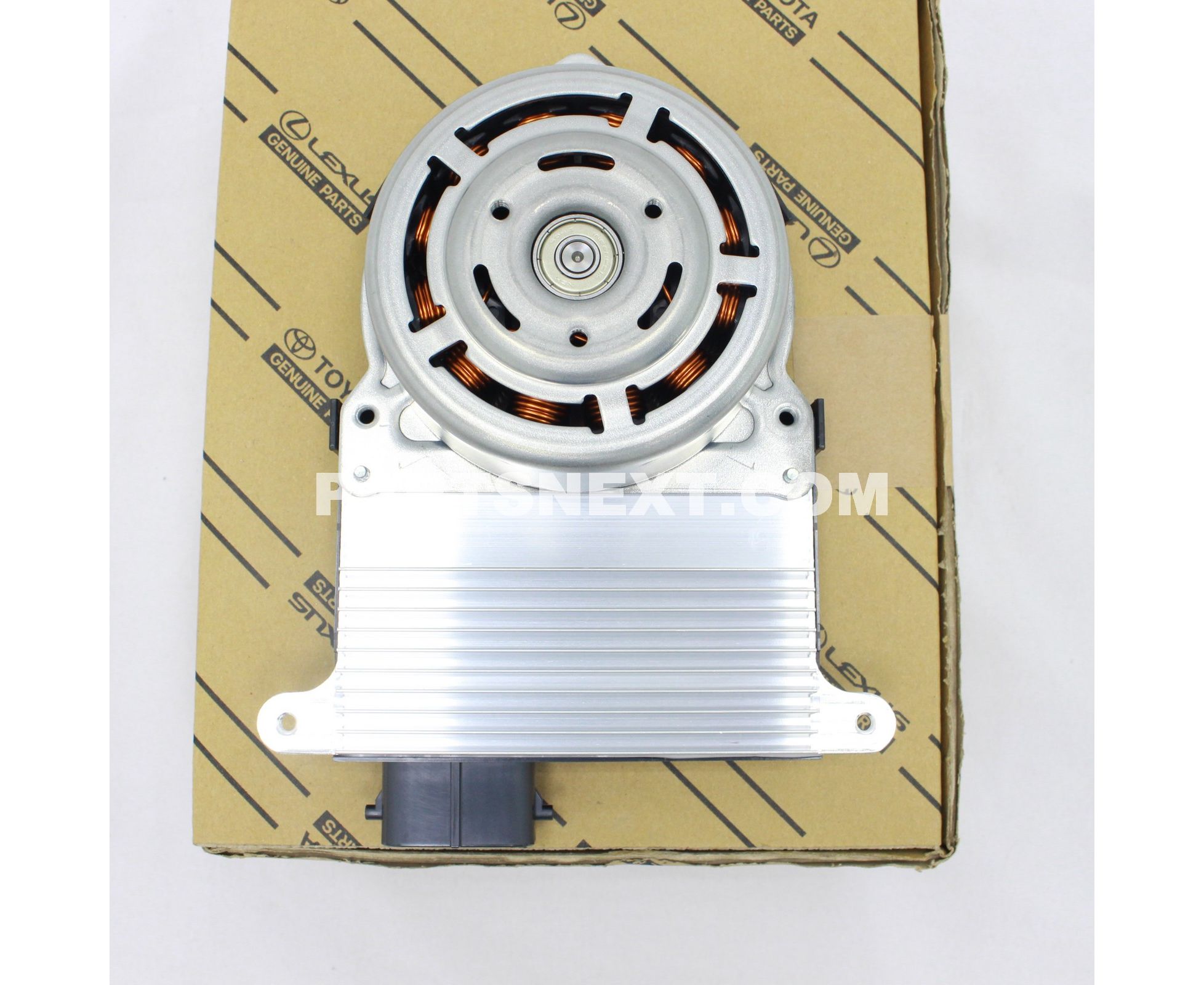 Toyota :: 16363-30041 MOTOR, COOLING FAN