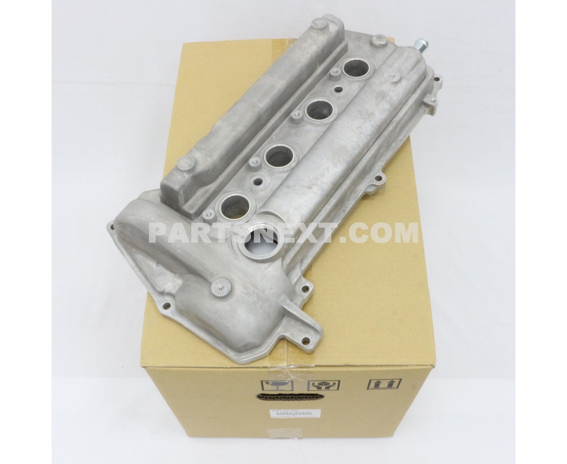 Toyota :: 11201-21070 COVER SUB-ASSY, CYLINDER HEAD