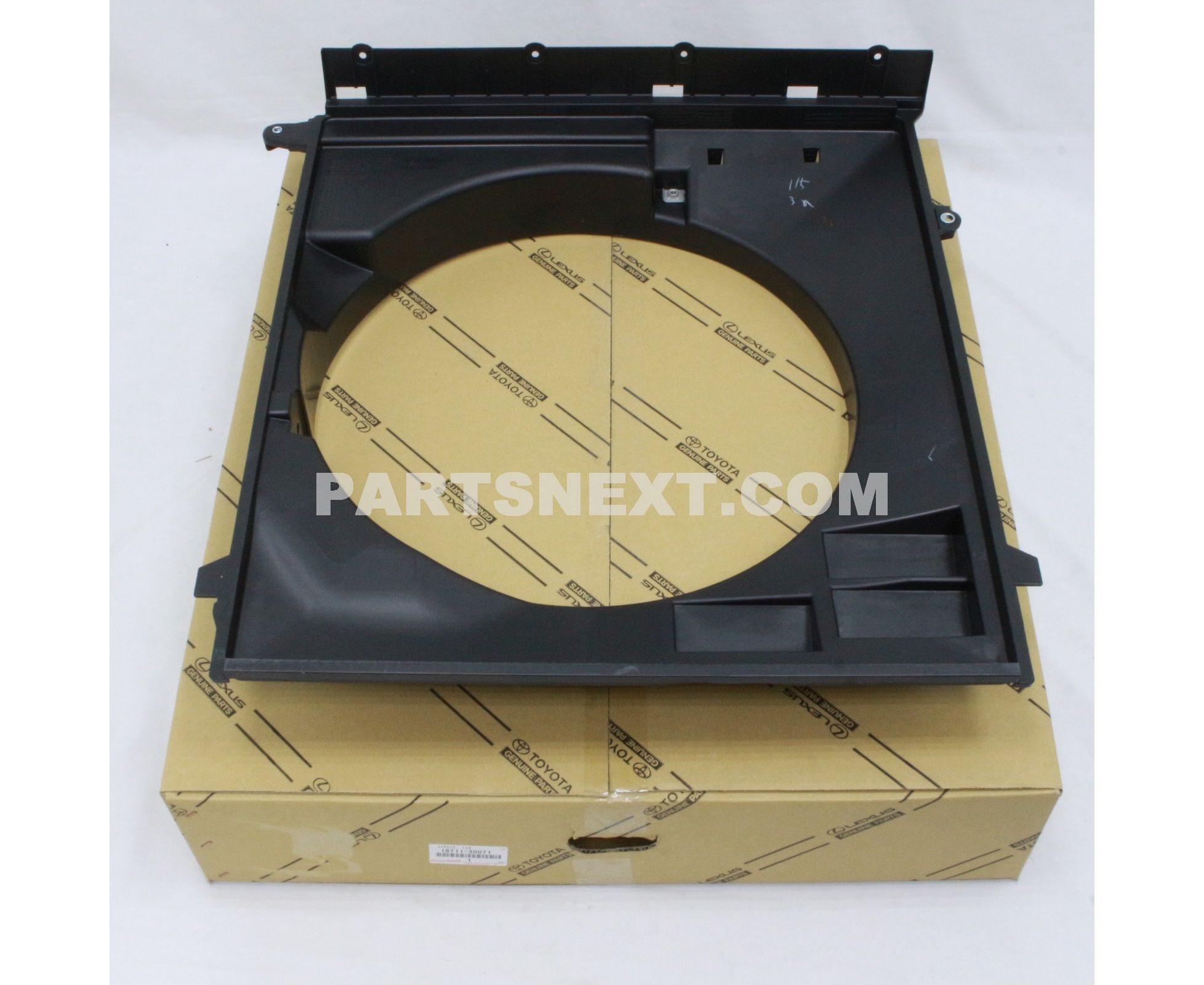 16711-30071 SHROUD FAN